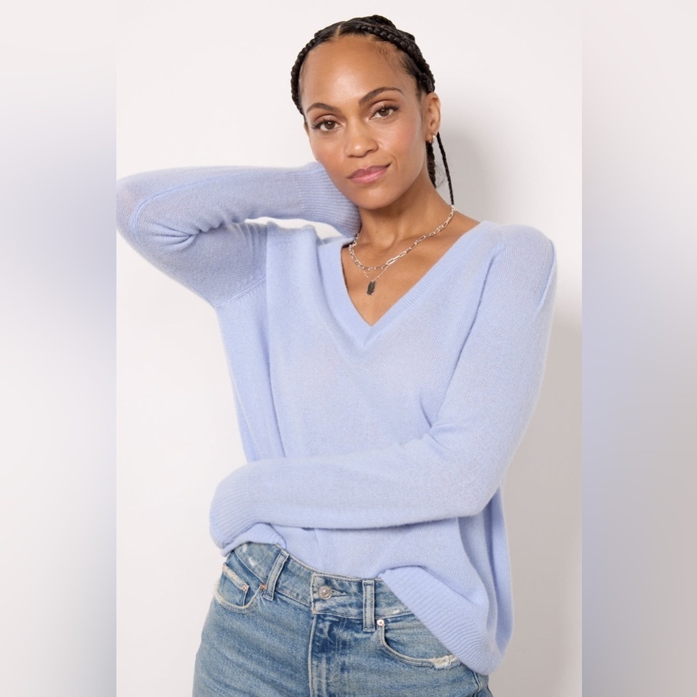 Evereve Designer Light Blue Kate V-Neck 100% Cashmere Pullover Sweater Size XS